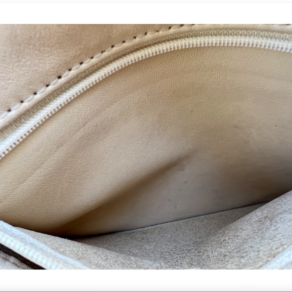 Vintage COACH No. C0P - 9135 Cross Body Bag in Bone - Picture 9 of 13